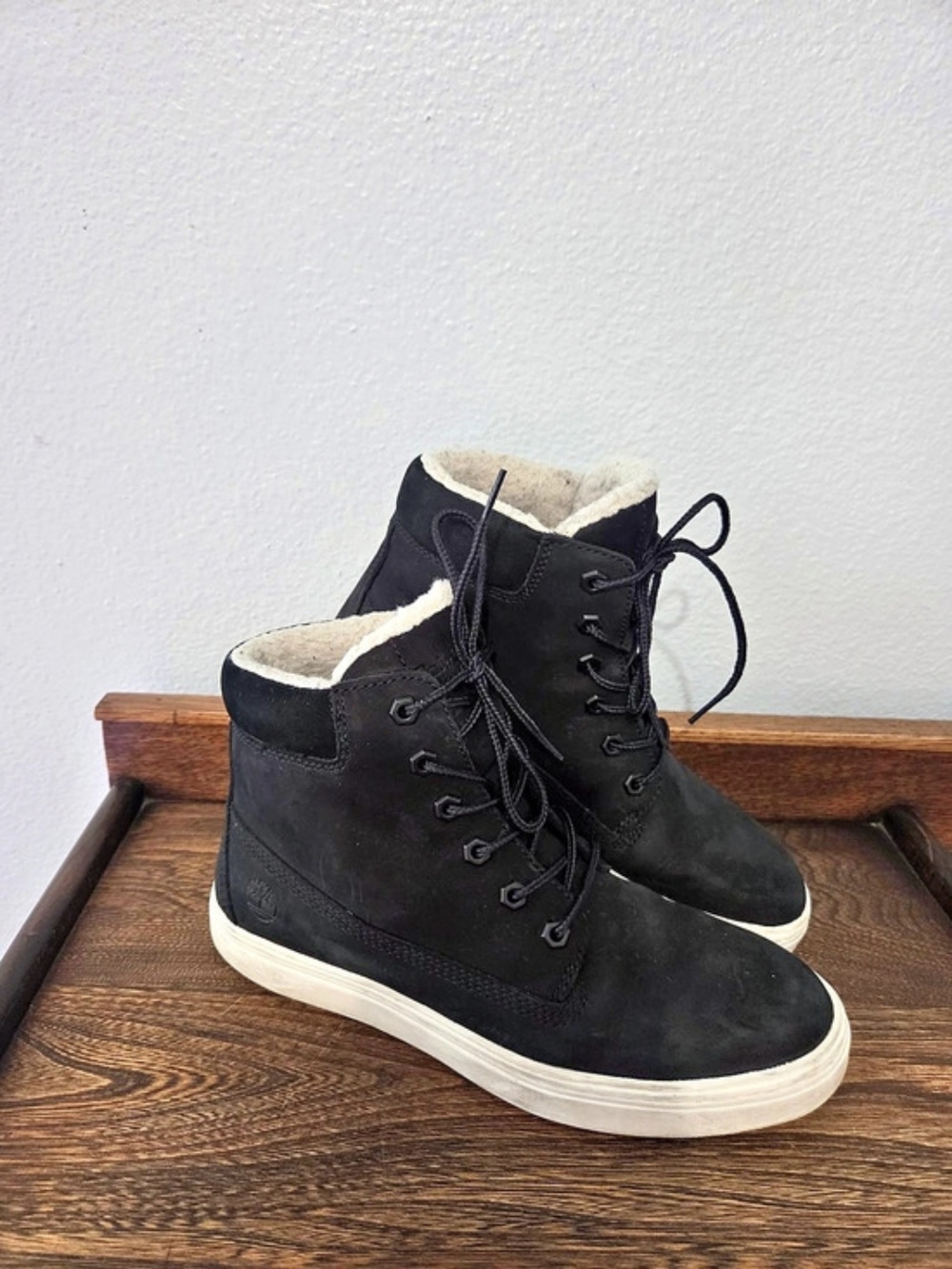 Timberland Women's Skyla Bay 2.0 High-Top Sneaker Boot Black & White US 8